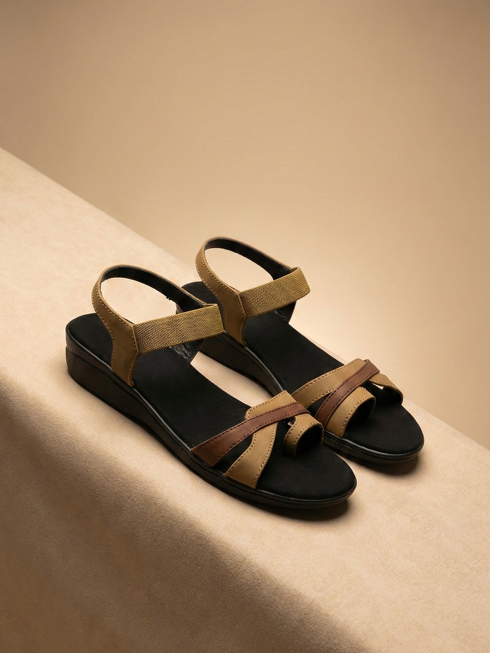 The Urban Stride Wedge Sandal – Secure Fit & All-Day Ease