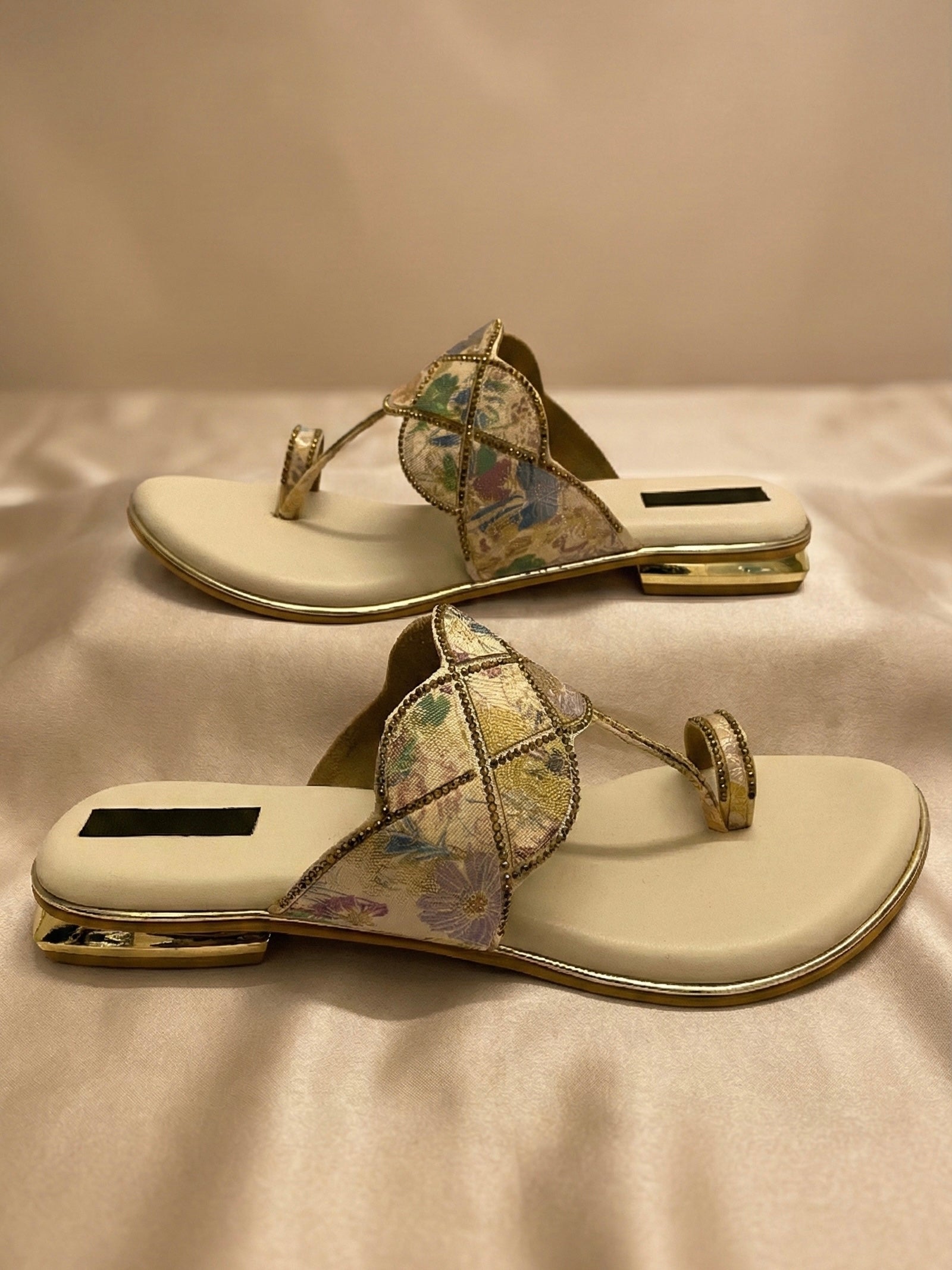 The Heritage Bloom Kolhapuri – Modern Festive Fusion