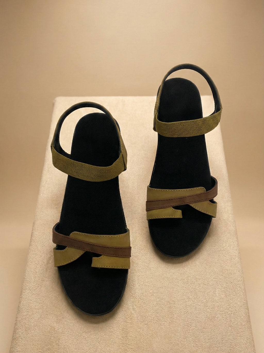 The Urban Stride Wedge Sandal – Secure Fit & All-Day Ease