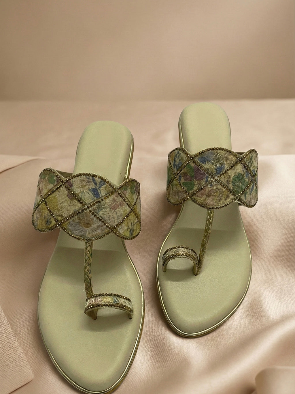 The Heritage Bloom Kolhapuri – Modern Festive Fusion